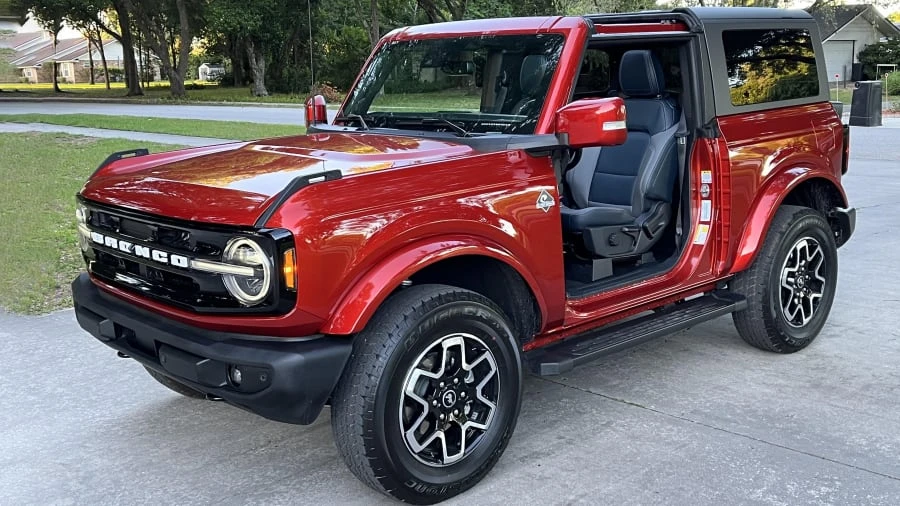 2022 Ford Bronco 6th Gen - Image 15 of 15