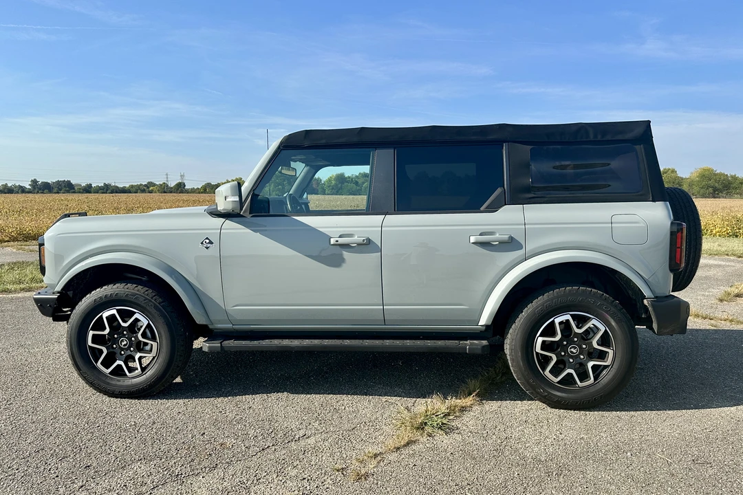 2022 Ford Bronco 6th Gen - Image 6 of 31