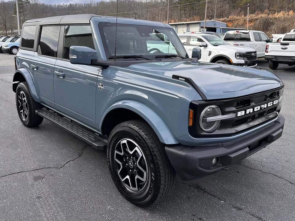2022 Ford Bronco 6th Gen - Image 4 of 12