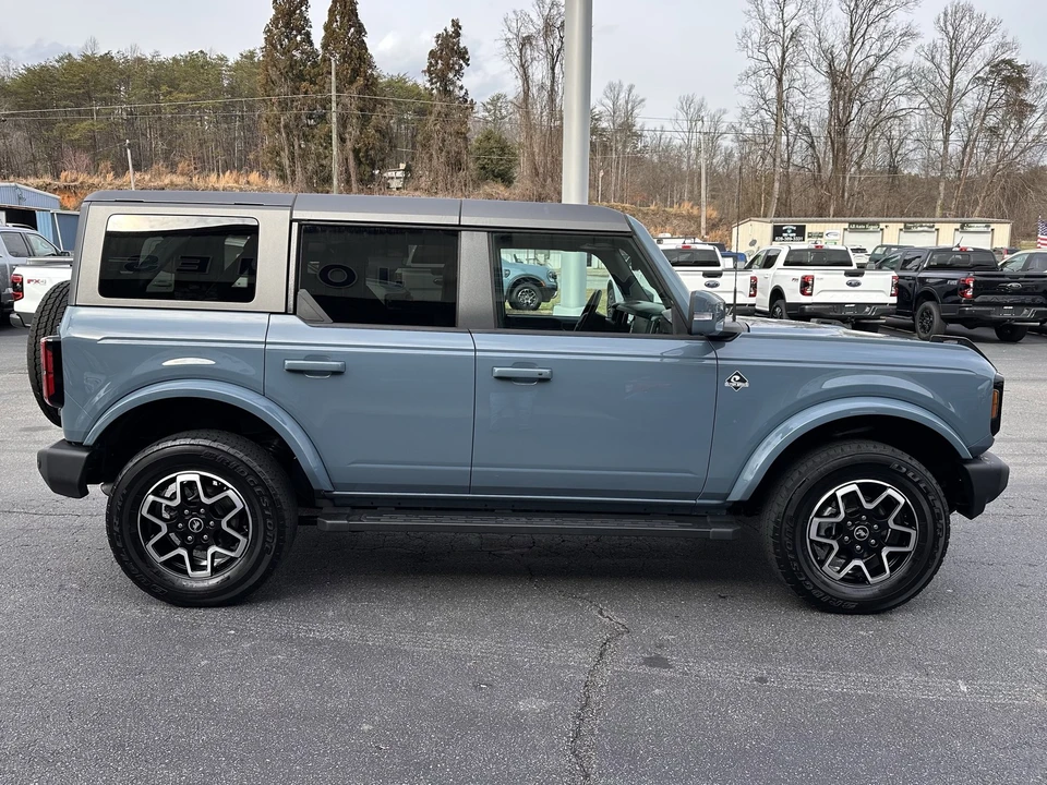 2022 Ford Bronco 6th Gen - Image 5 of 12