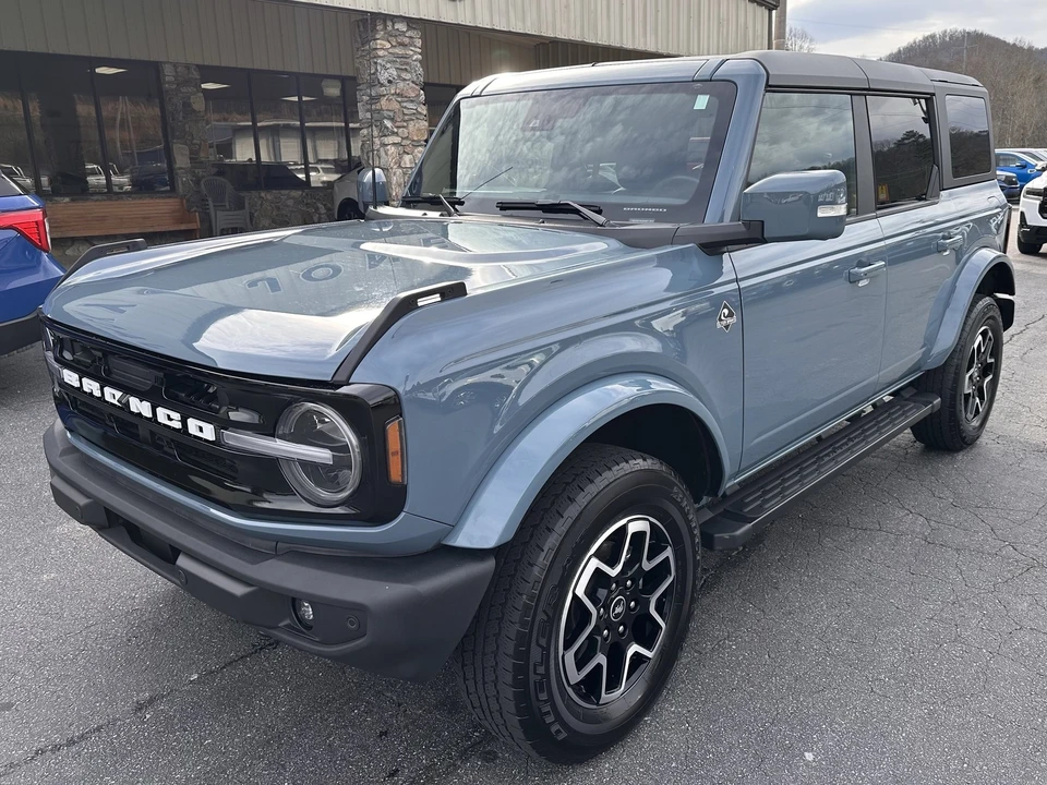 2022 Ford Bronco 6th Gen - Image 2 of 12