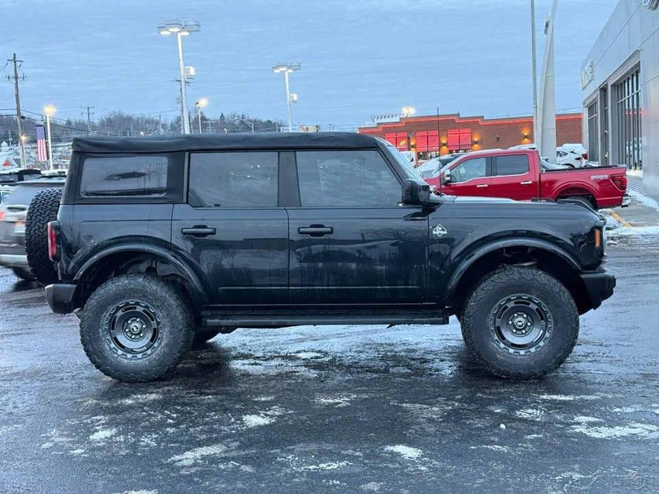 2022 Ford Bronco 6th Gen - Image 2 of 12