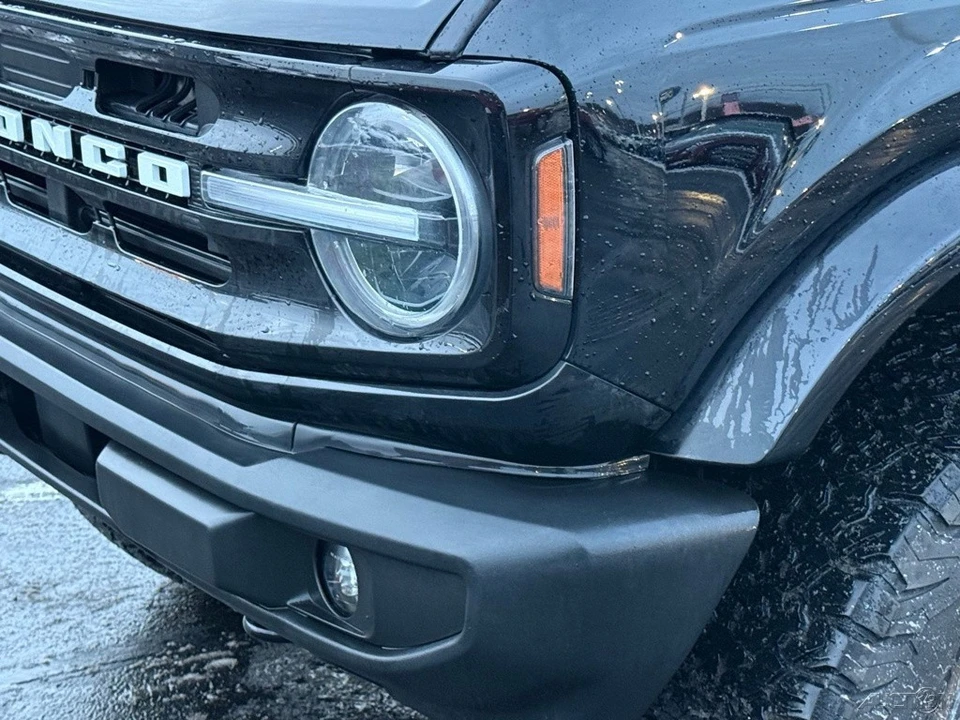 2022 Ford Bronco 6th Gen - Image 9 of 12