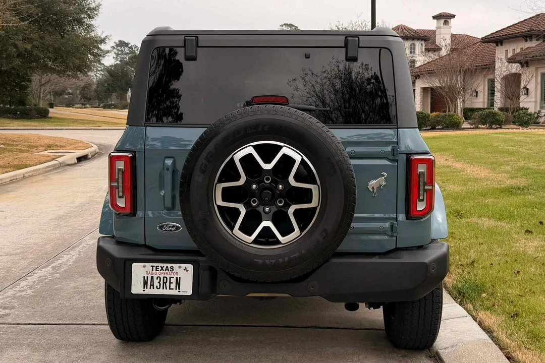 2022 Ford Bronco 6th Gen - Image 5 of 31