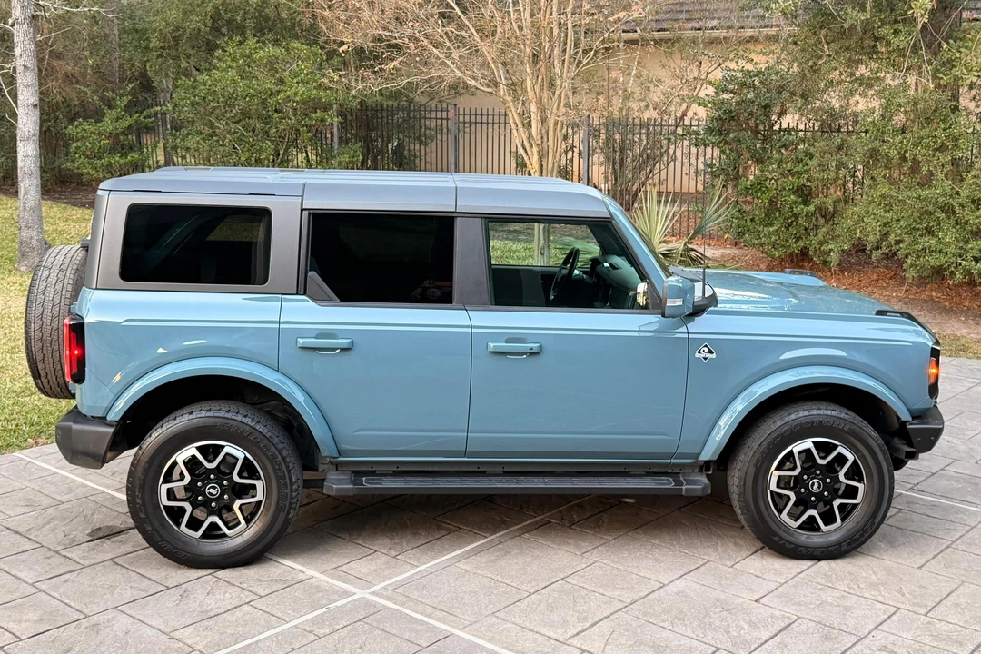2022 Ford Bronco 6th Gen - Image 3 of 31