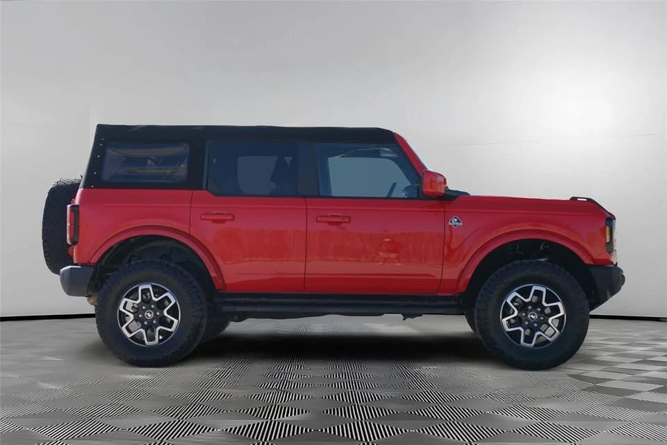 2022 Ford Bronco 6th Gen - Image 4 of 10