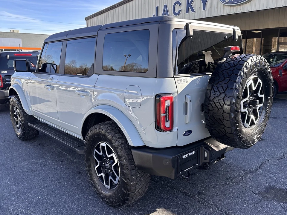 2022 Ford Bronco 6th Gen - Image 8 of 12