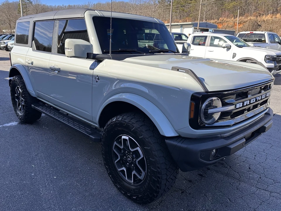 2022 Ford Bronco 6th Gen - Image 4 of 12