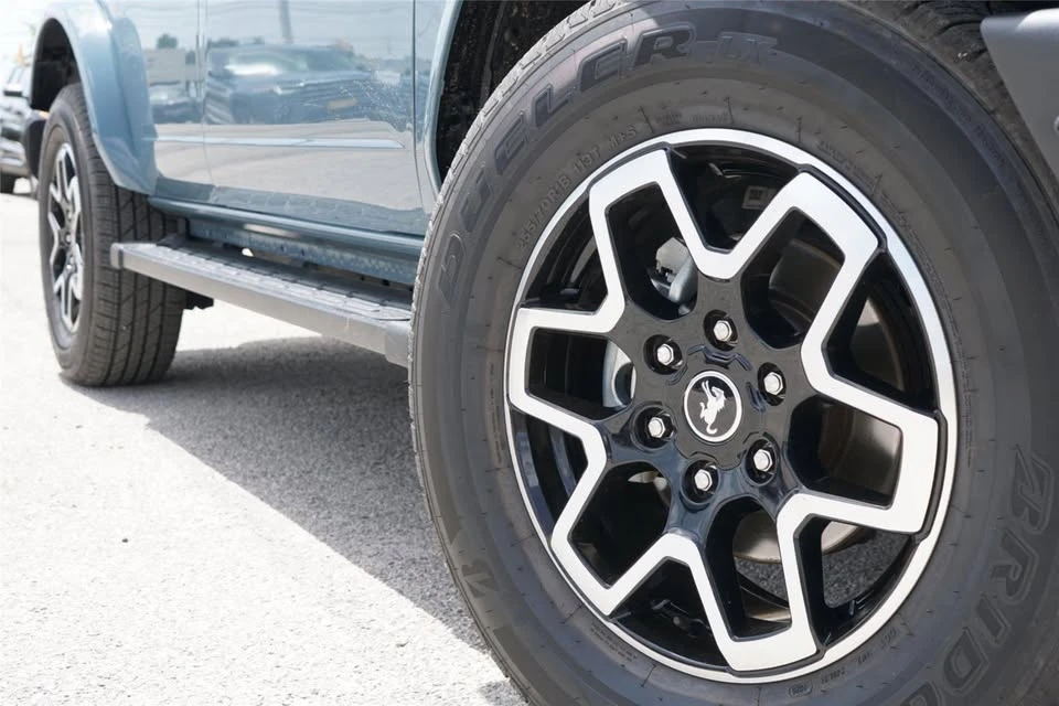 2022 Ford Bronco 6th Gen - Image 2 of 10