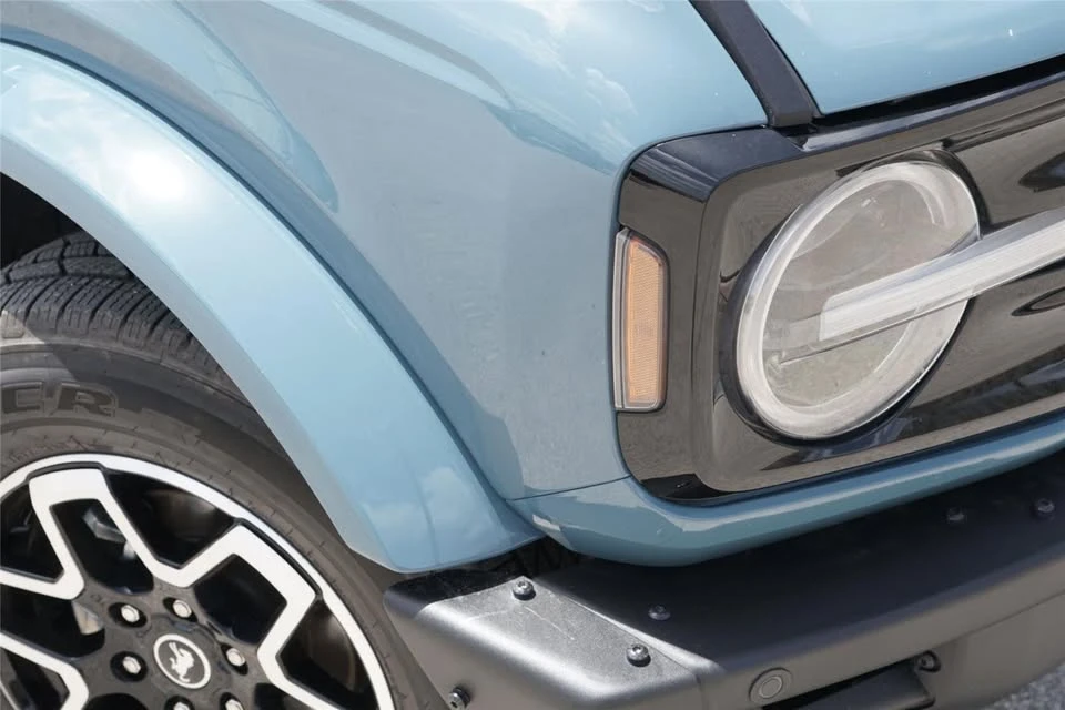 2022 Ford Bronco 6th Gen - Image 3 of 10