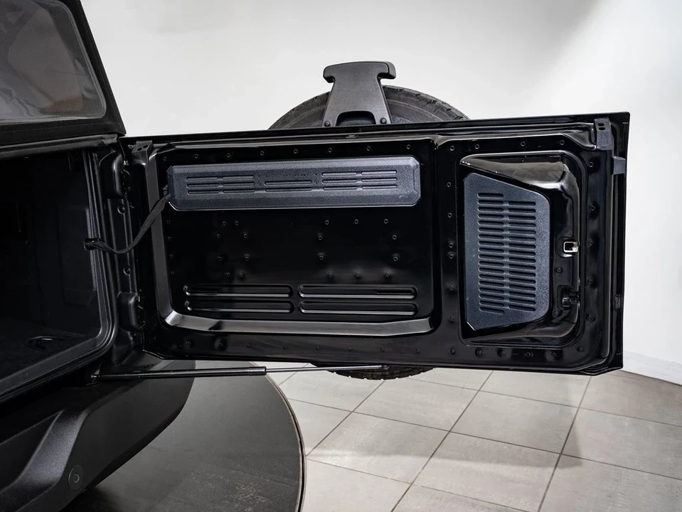 2022 Ford Bronco 6th Gen - Image 19 of 21