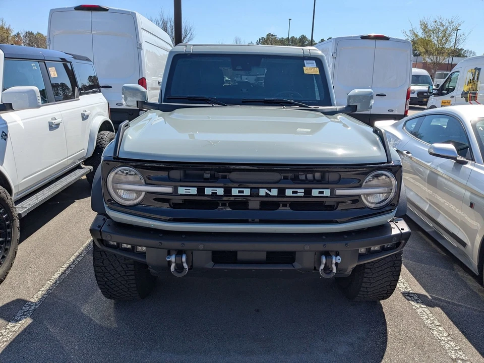 2022 Ford Bronco 6th Gen - Image 2 of 3