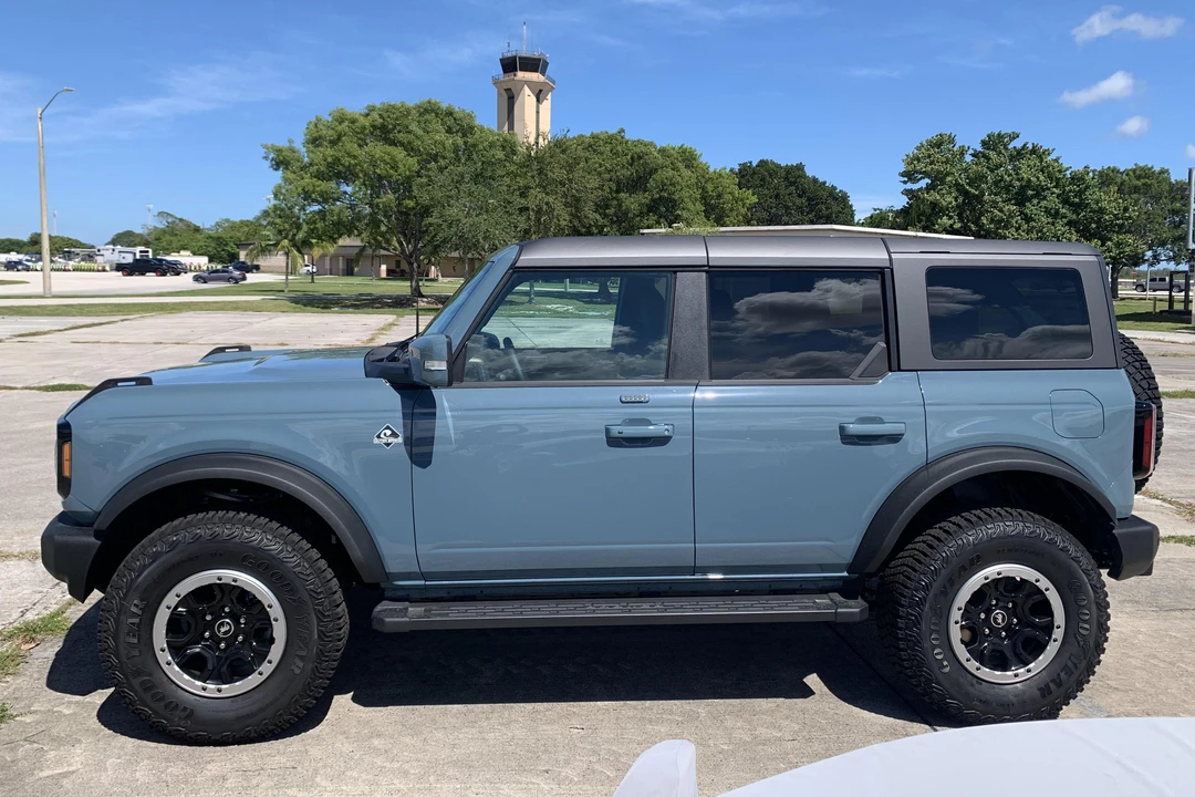 2022 Ford Bronco 6th Gen - Image 3 of 31