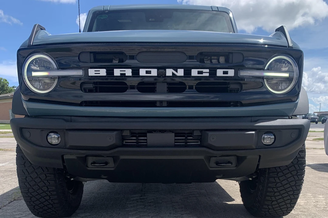 2022 Ford Bronco 6th Gen - Image 2 of 31