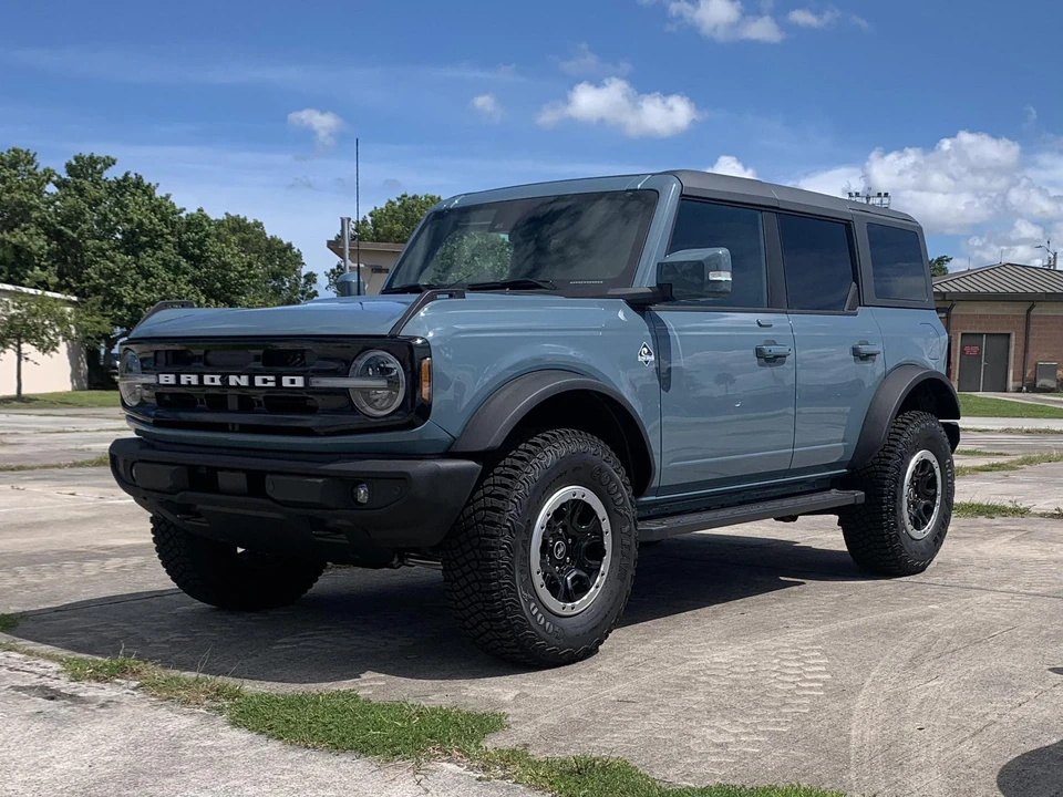 2022 Ford Bronco 6th Gen - Image 9 of 31