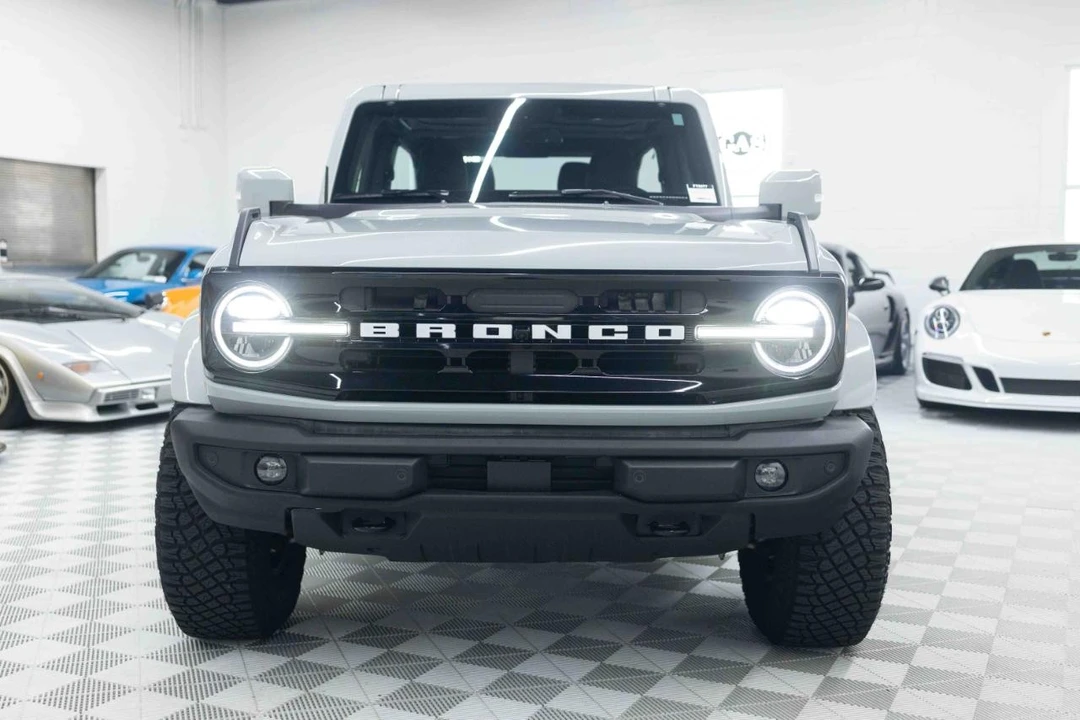 2022 Ford Bronco 6th Gen - Image 4 of 31