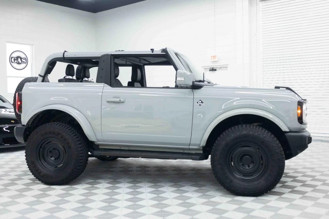 2022 Ford Bronco 6th Gen - Image 5 of 31