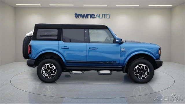 2022 Ford Bronco 6th Gen - Image 6 of 21