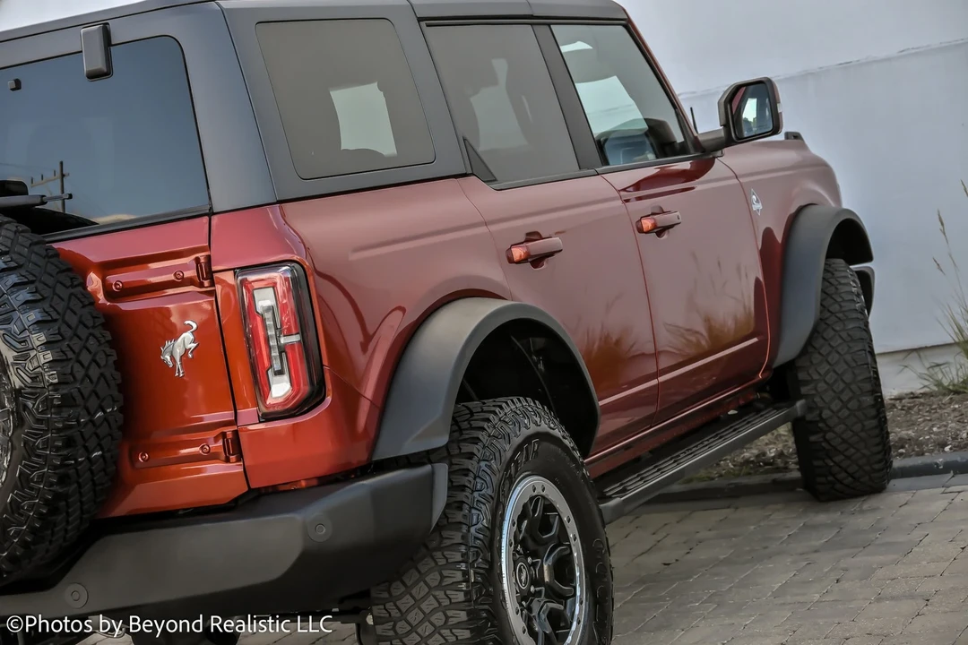 2022 Ford Bronco 6th Gen - Image 9 of 21