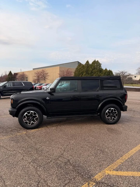 2022 Ford Bronco 6th Gen - Image 2 of 9