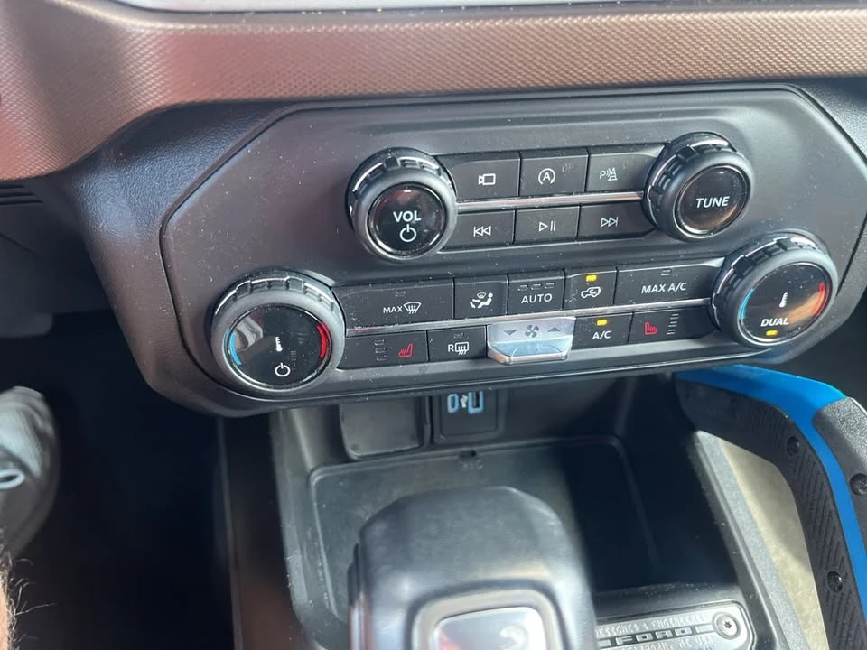 2022 Ford Bronco 6th Gen - Image 15 of 16