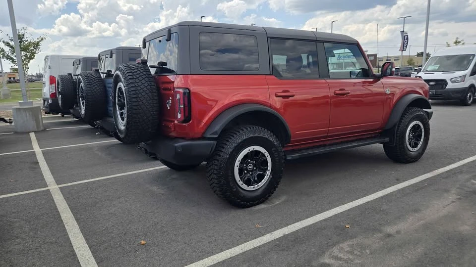 2022 Ford Bronco 6th Gen - Image 5 of 9