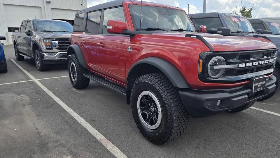 2022 Ford Bronco 6th Gen - Image 3 of 9