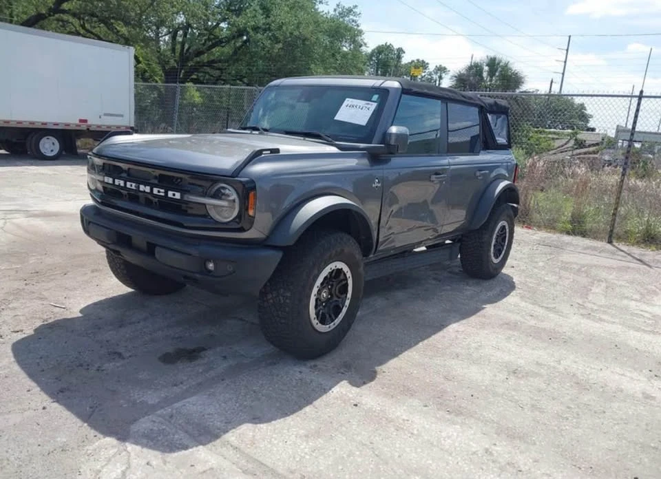 2022 Ford Bronco 6th Gen - Image 15 of 17