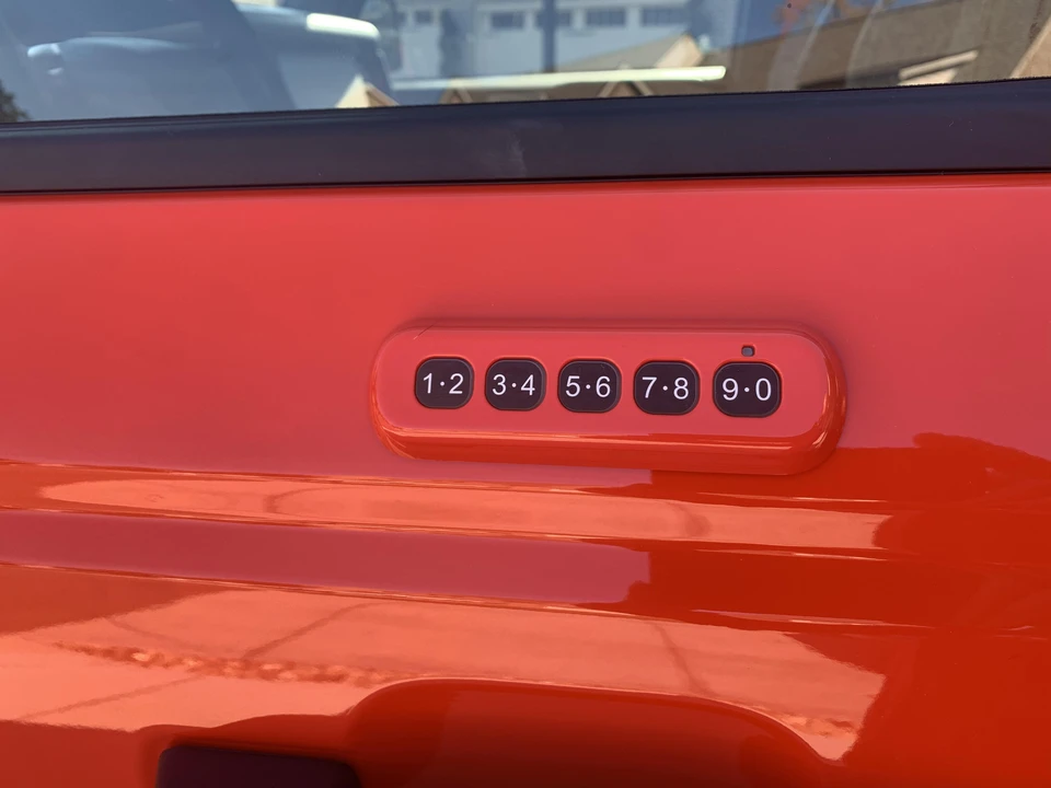 2022 Ford Bronco Raptor 6th Gen - Image 13 of 31