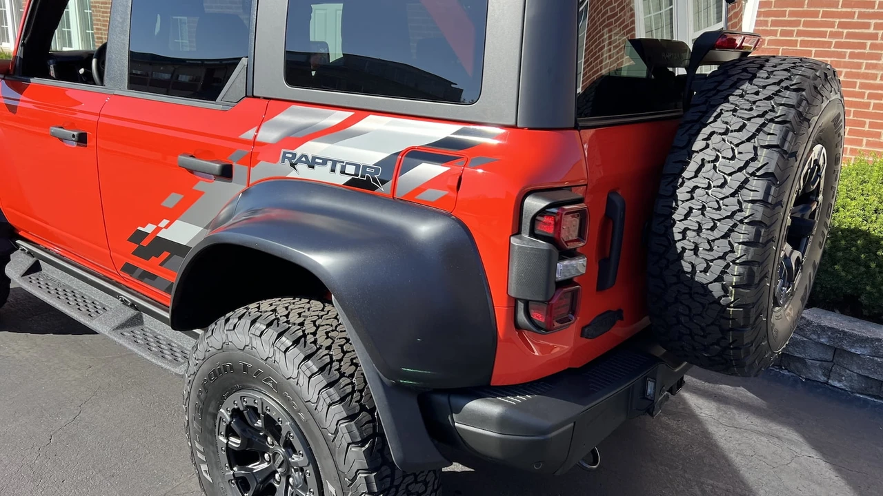 2022 Ford Bronco Raptor 6th Gen - Image 4 of 10
