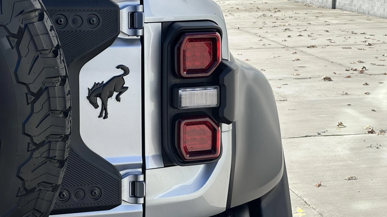 2022 Ford Bronco Raptor 6th Gen - Image 15 of 31