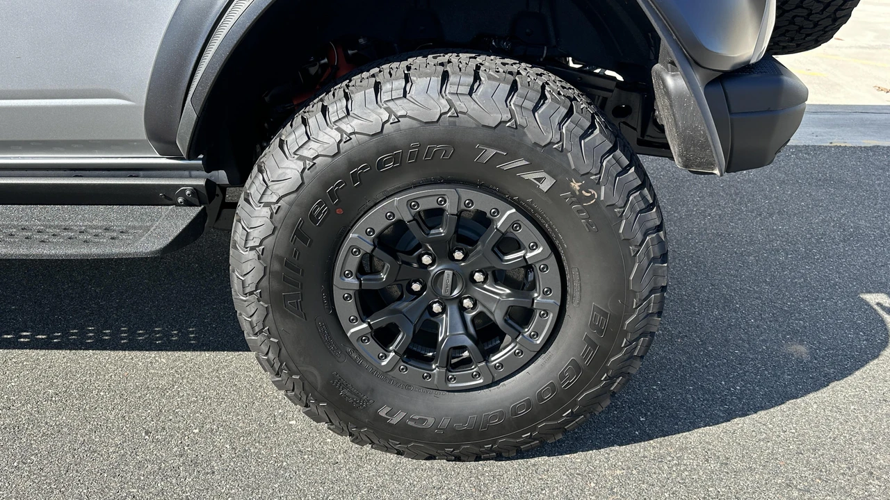 2022 Ford Bronco Raptor 6th Gen - Image 17 of 31