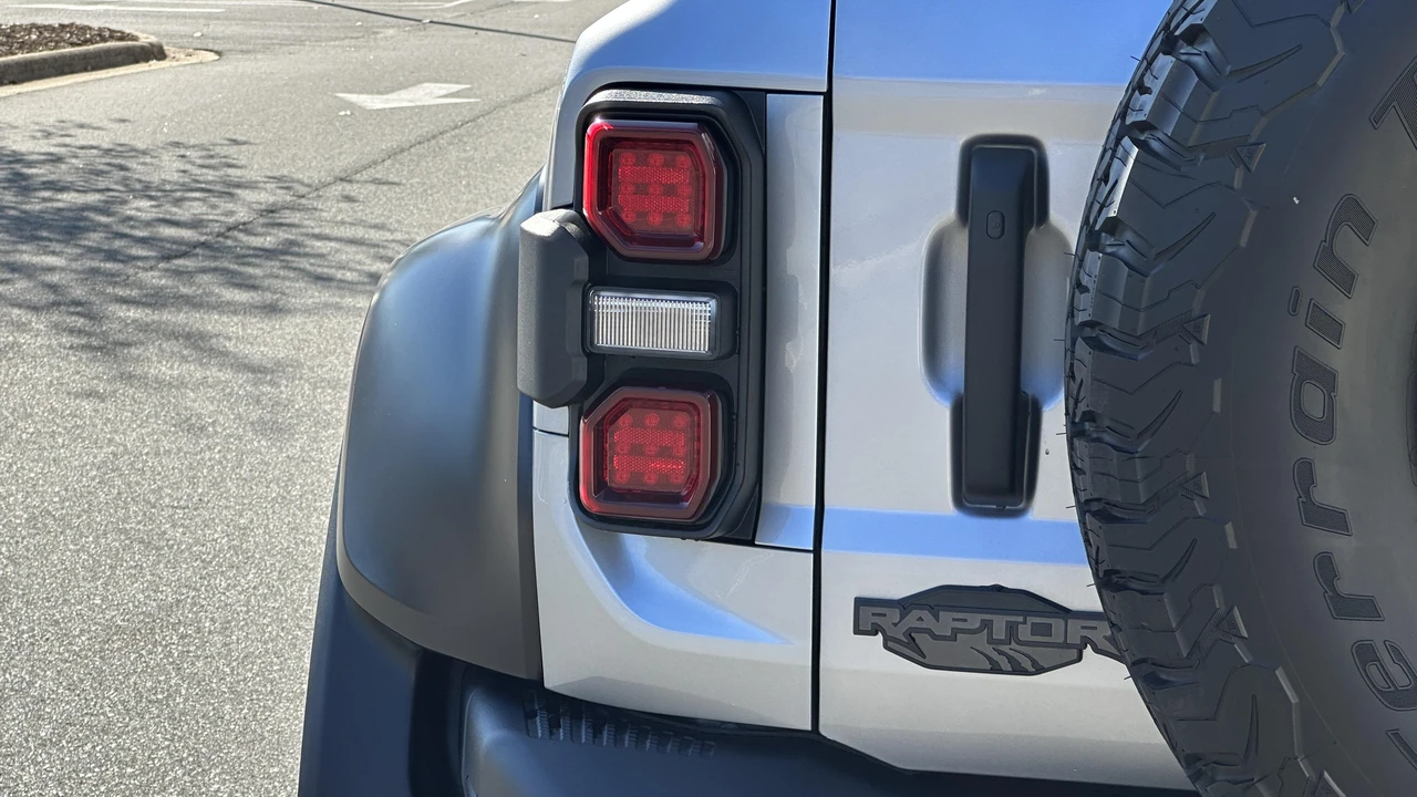 2022 Ford Bronco Raptor 6th Gen - Image 14 of 31