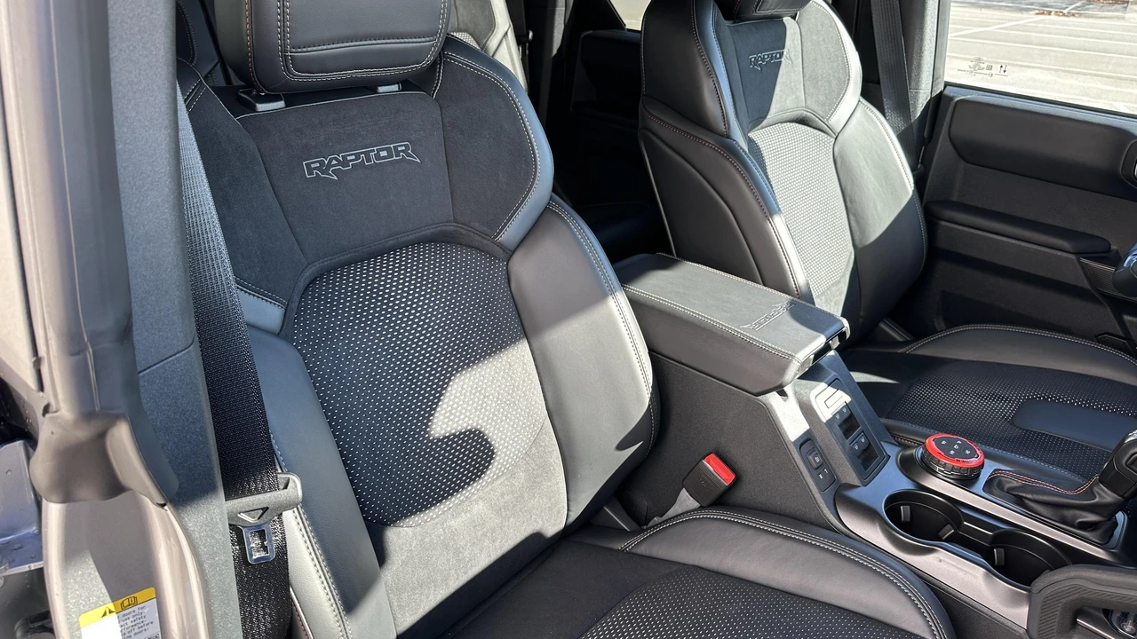 2022 Ford Bronco Raptor 6th Gen - Image 25 of 31