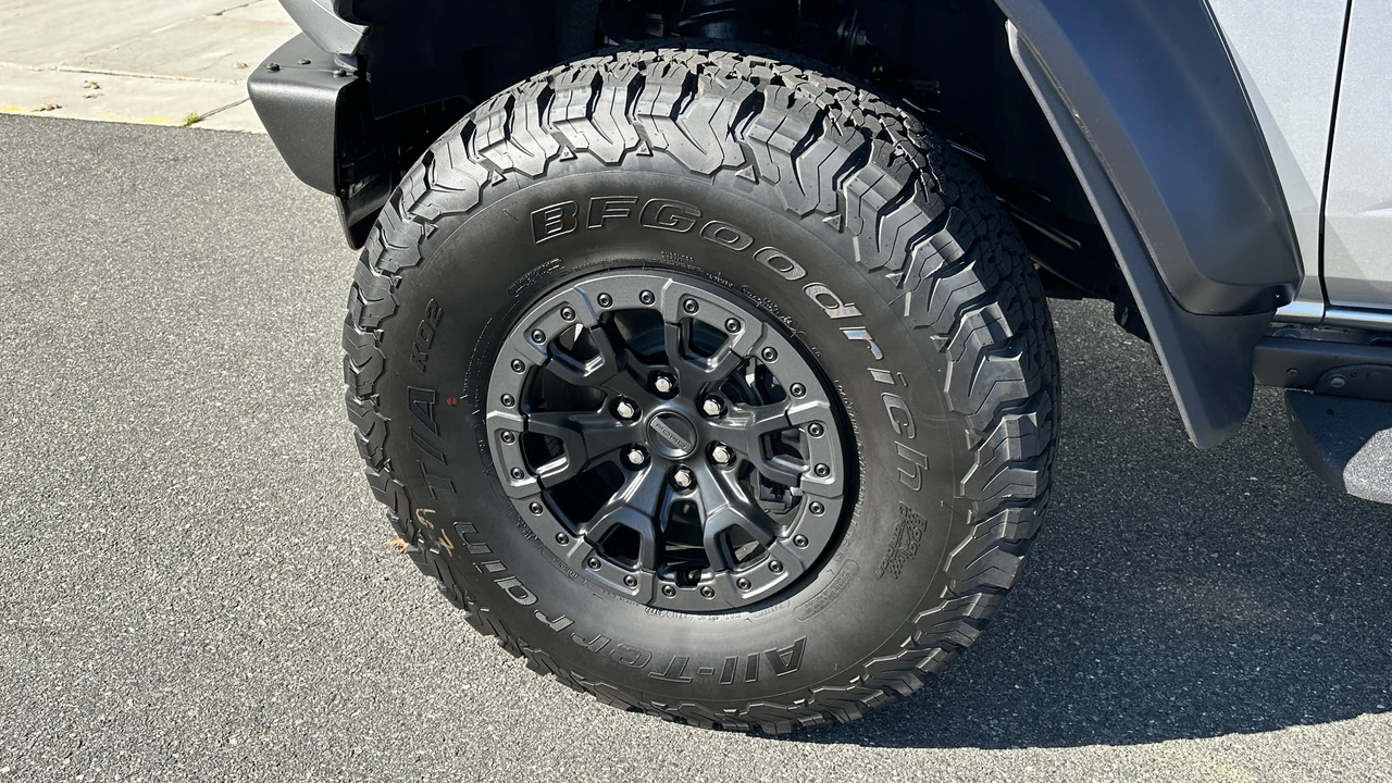 2022 Ford Bronco Raptor 6th Gen - Image 16 of 31