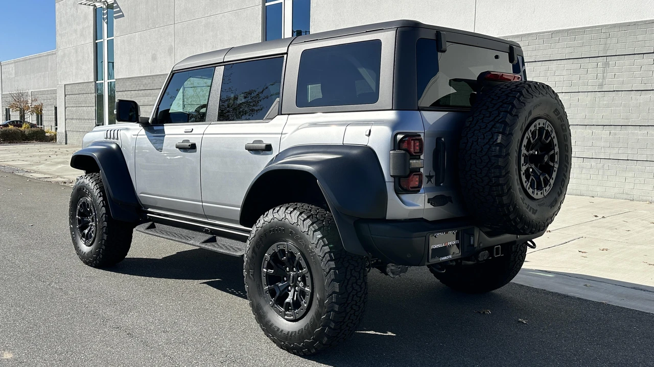 2022 Ford Bronco Raptor 6th Gen - Image 9 of 31