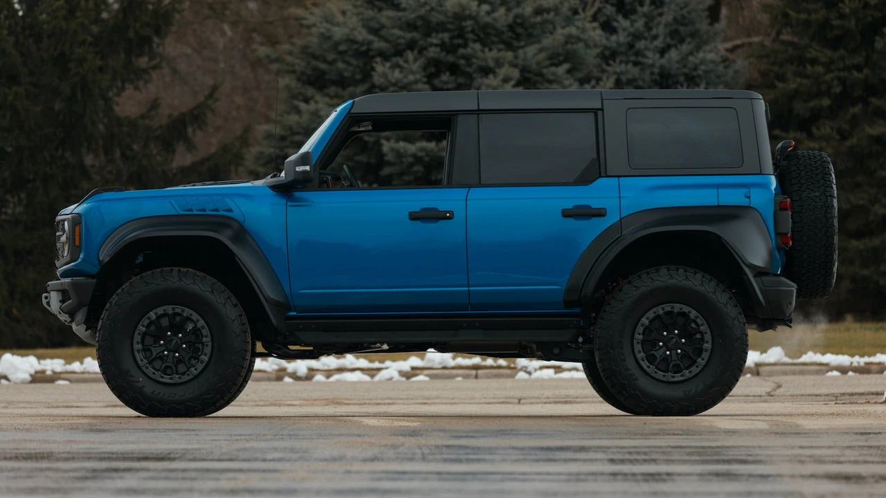 2022 Ford Bronco Raptor 6th Gen - Image 2 of 31