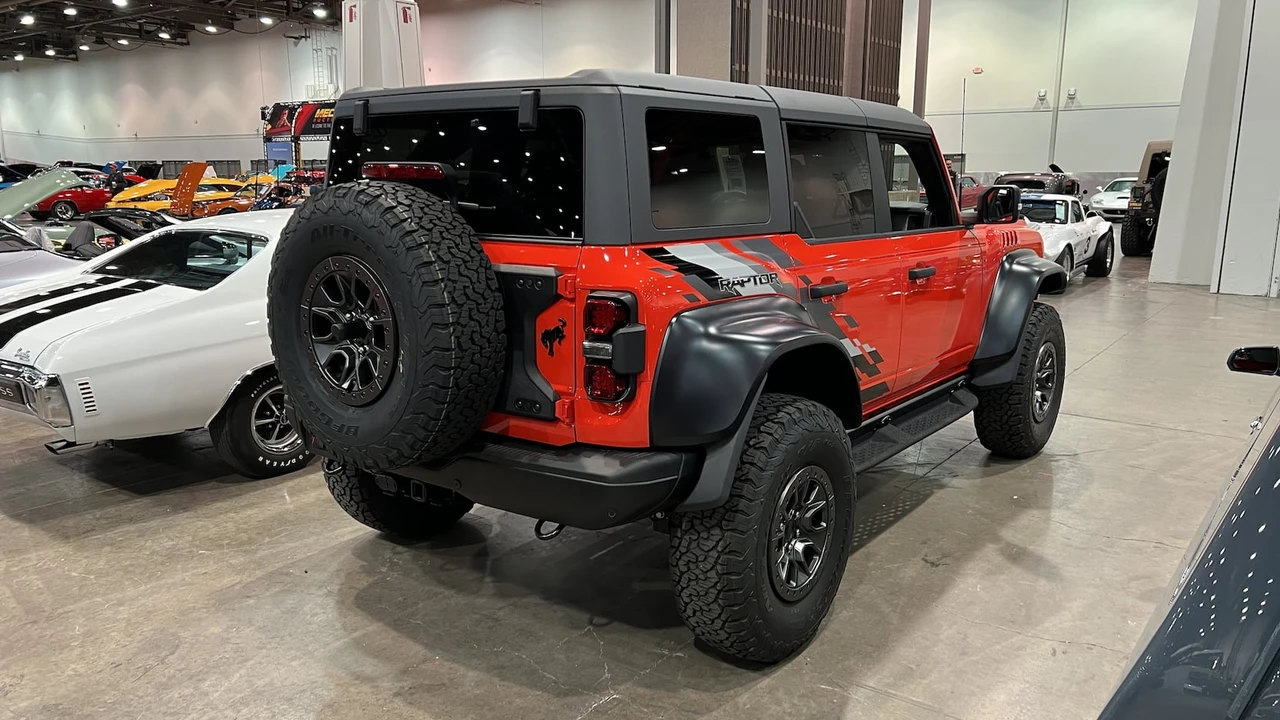 2022 Ford Bronco Raptor 6th Gen - Image 10 of 12