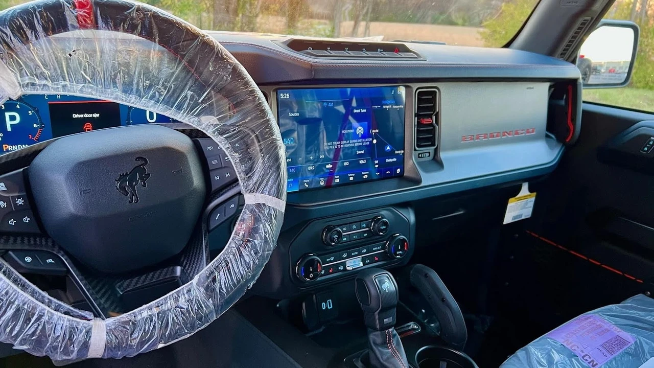 2022 Ford Bronco Raptor 6th Gen - Image 13 of 18