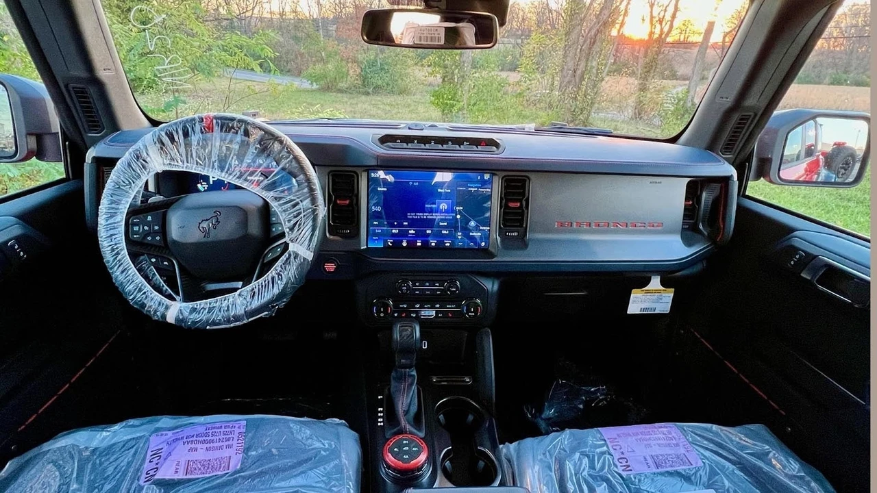 2022 Ford Bronco Raptor 6th Gen - Image 14 of 18