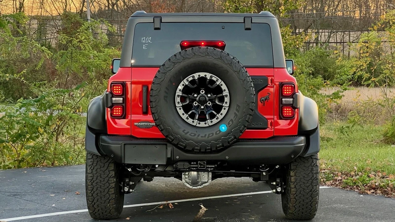 2022 Ford Bronco Raptor 6th Gen - Image 15 of 18