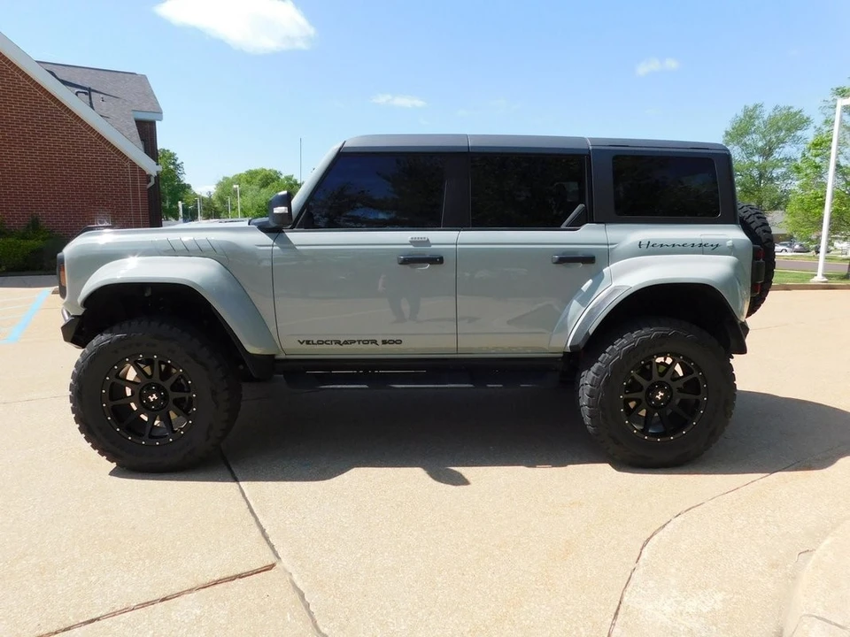 2022 Ford Bronco Raptor 6th Gen - Image 27 of 31