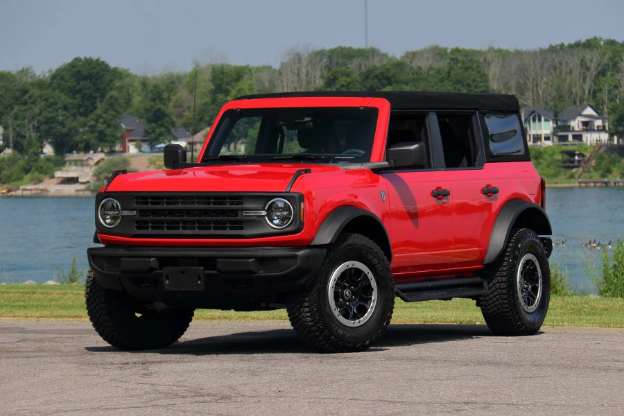 2022 Ford Bronco 6th Gen - Image 17 of 30