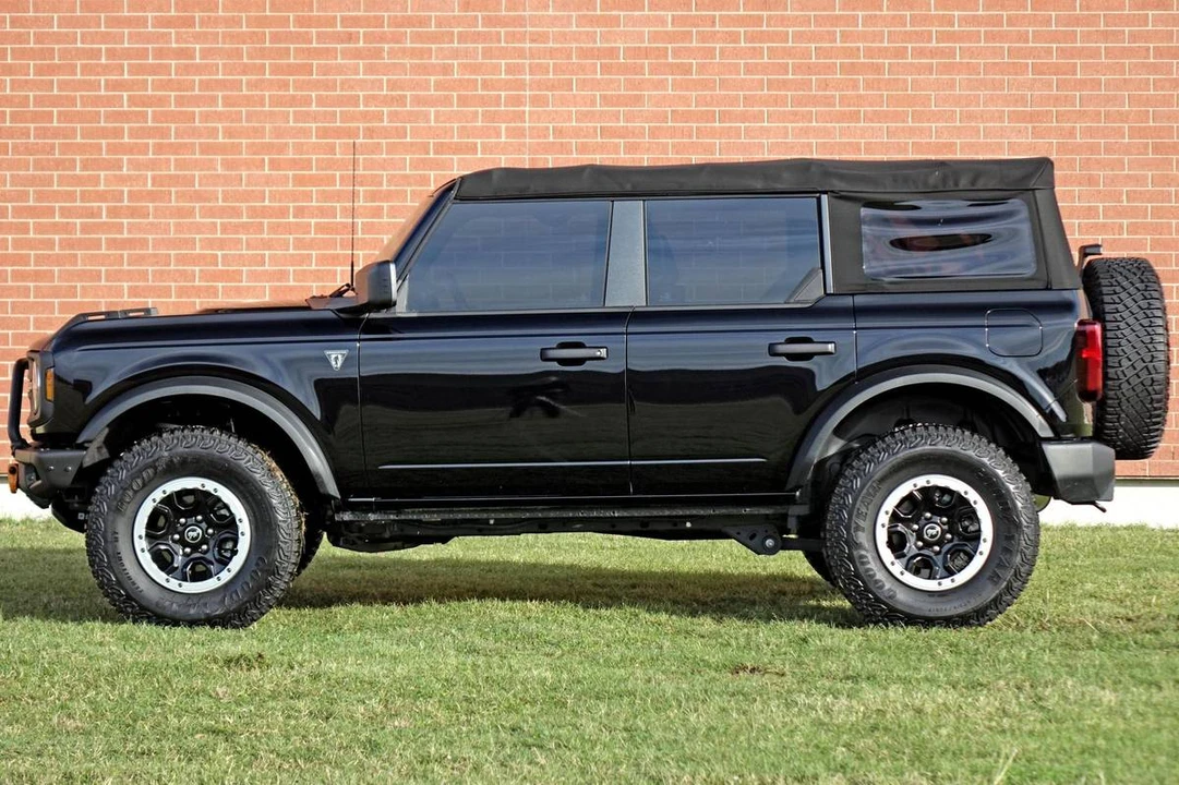 2022 Ford Bronco 6th Gen - Image 3 of 8