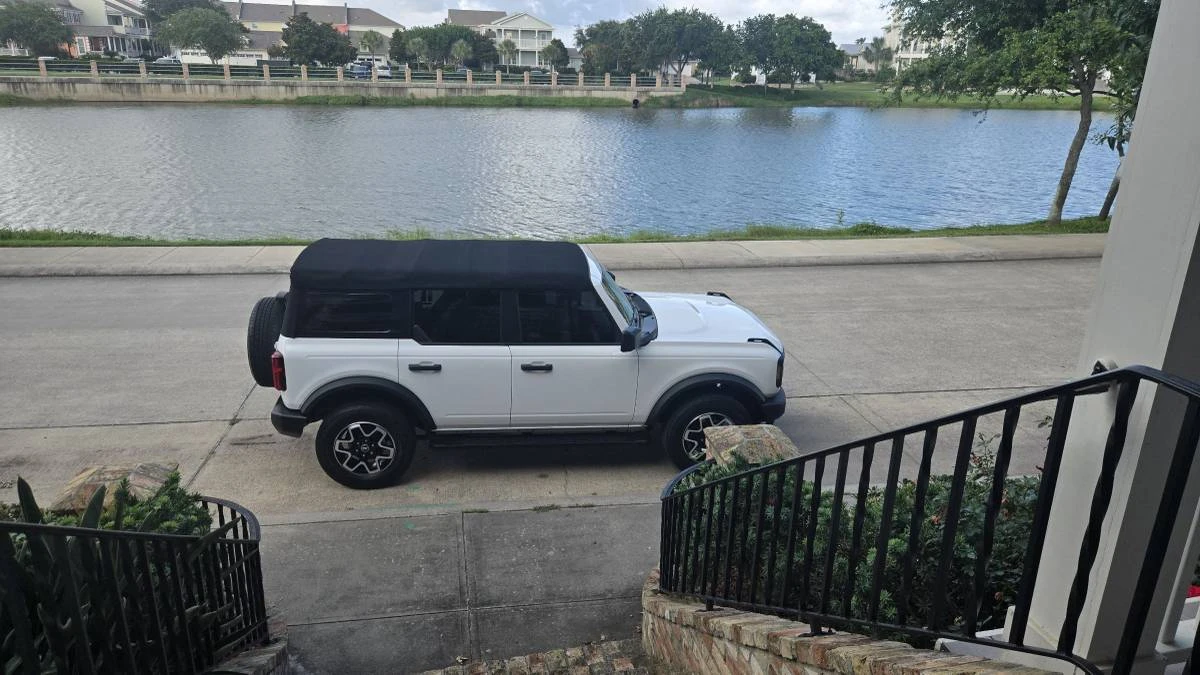 2022 Ford Bronco 6th Gen - Image 2 of 15