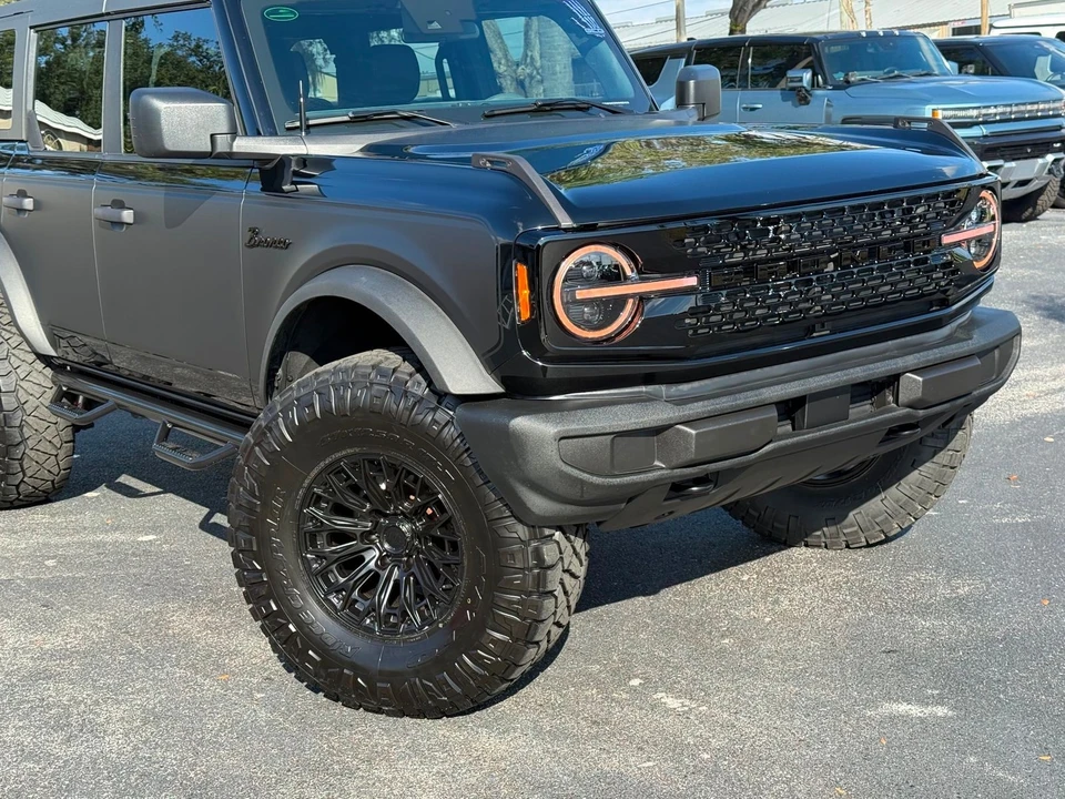 2022 Ford Bronco 6th Gen - Image 9 of 12