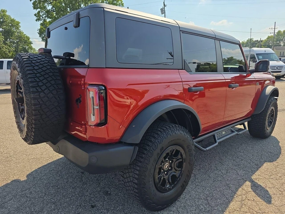 2022 Ford Bronco 6th Gen - Image 2 of 30