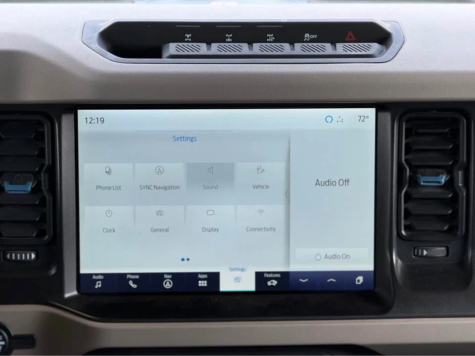 2022 Ford Bronco 6th Gen - Image 16 of 17