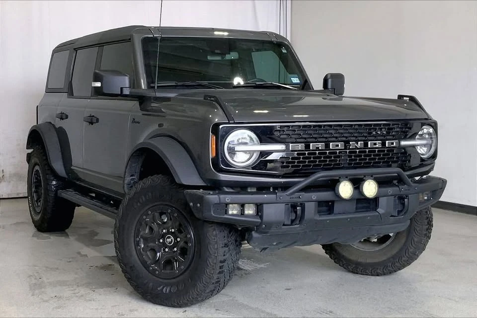 2022 Ford Bronco 6th Gen - Image 5 of 13
