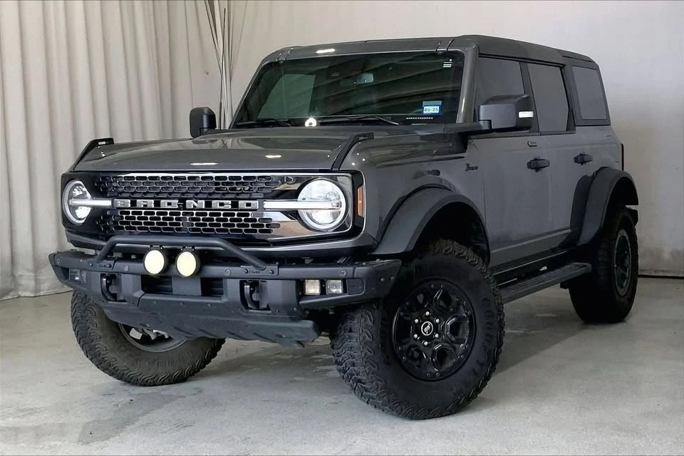 2022 Ford Bronco 6th Gen - Image 2 of 13